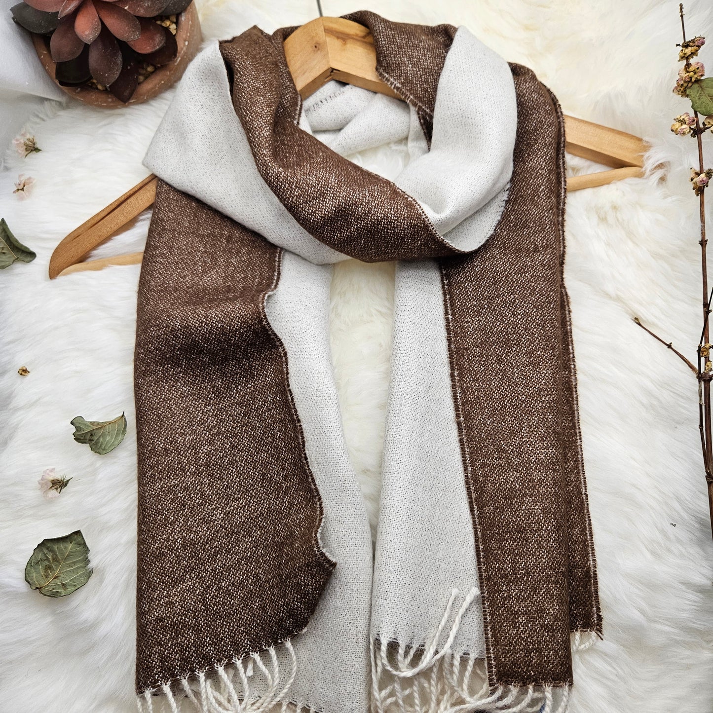 Esmeralda – Luxe tweekleurige baby-alpacasjaal